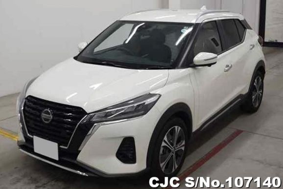 Nissan Kicks in White for Sale Image 3