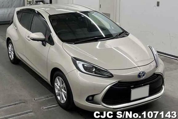 Toyota Aqua in Beige for Sale Image 0