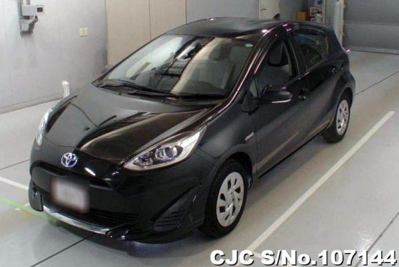 Toyota Aqua in Black for Sale Image 3