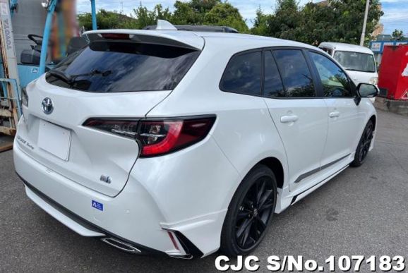 Toyota Corolla Touring in White for Sale Image 2