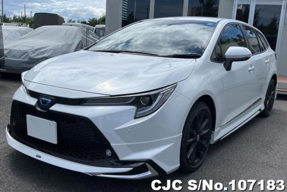 Toyota Corolla Touring in White for Sale Image 3