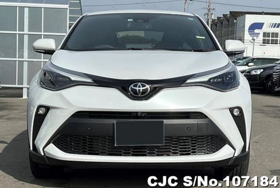 Toyota C-HR in White for Sale Image 4