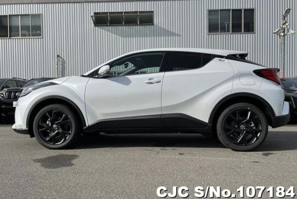 Toyota C-HR in White for Sale Image 7