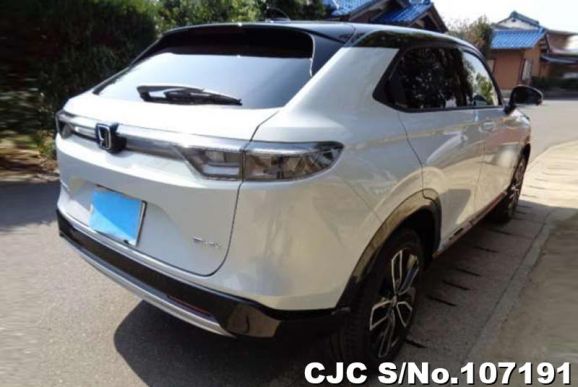 Honda Vezel in White for Sale Image 2