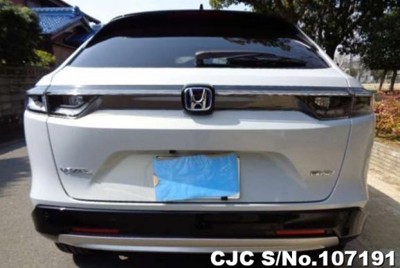 Honda Vezel in White for Sale Image 5