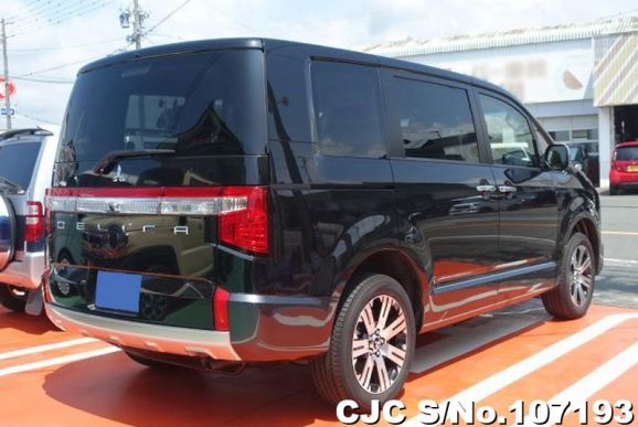 Mitsubishi Delica D5 in Black for Sale Image 2