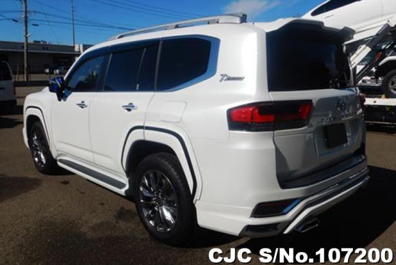 Toyota Land Cruiser in White for Sale Image 1