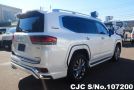 Toyota Land Cruiser in White for Sale Image 2