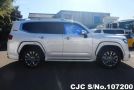 Toyota Land Cruiser in White for Sale Image 6