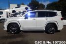 Toyota Land Cruiser in White for Sale Image 7