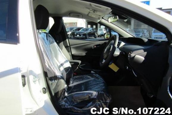 Toyota Prius in Pearl for Sale Image 6