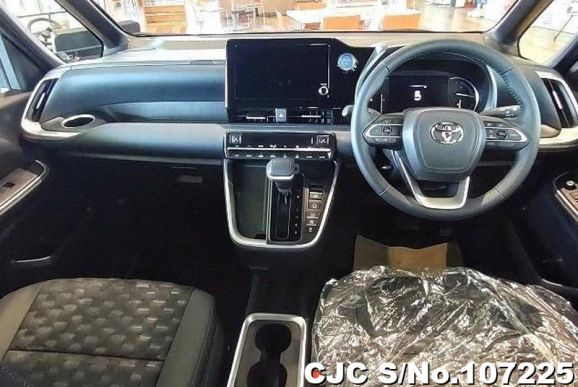 Toyota Voxy in Black for Sale Image 7