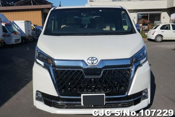 Toyota GranAce in Pearl for Sale Image 4