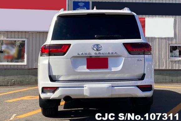 Toyota Land Cruiser in Pearl for Sale Image 3