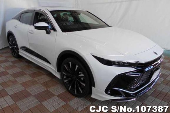 Toyota Crown Crossover in Pearl for Sale Image 0