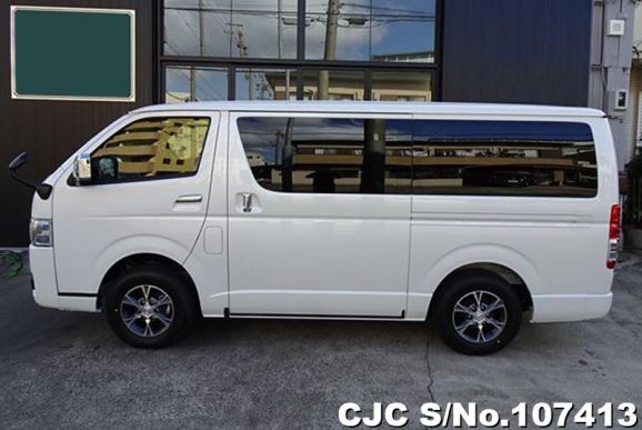 Toyota Hiace in White for Sale Image 4