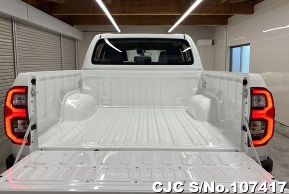 Toyota Hilux in White for Sale Image 6