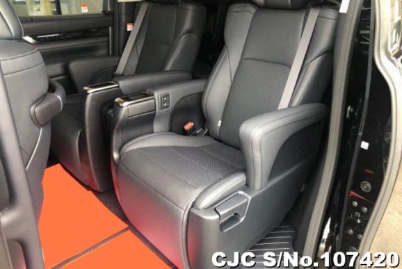 Toyota Alphard in Black for Sale Image 7