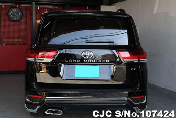 Toyota Land Cruiser in Black for Sale Image 5