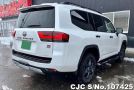 Toyota Land Cruiser in Pearl for Sale Image 2