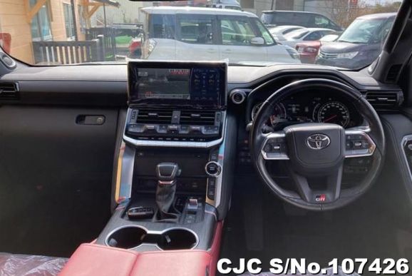 Toyota Land Cruiser in Pearl for Sale Image 5