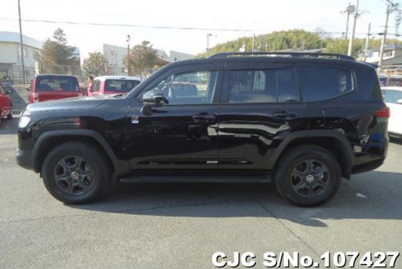 Toyota Land Cruiser in Black for Sale Image 4