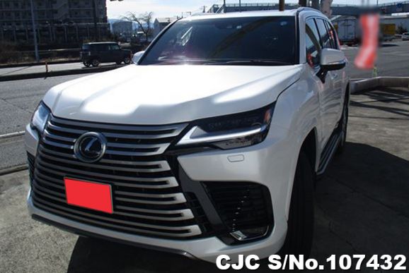 Lexus LX 600 in Pearl for Sale Image 3