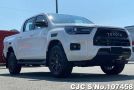 Toyota Hilux in White for Sale Image 0