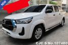 Toyota Hilux in White for Sale Image 3