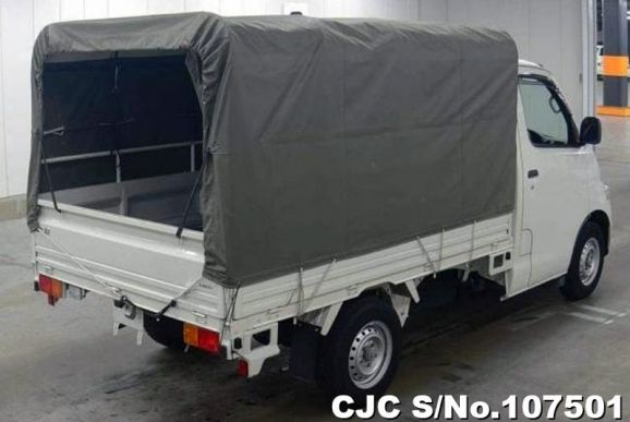 Toyota Townace in White for Sale Image 1