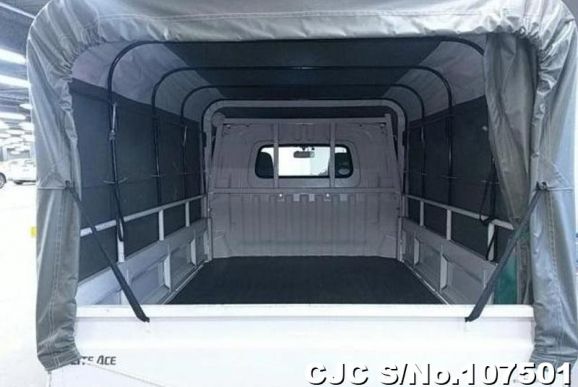 Toyota Townace in White for Sale Image 4