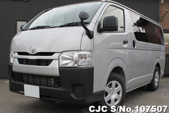 Toyota Hiace in Silver for Sale Image 3