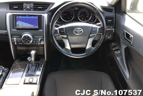 Toyota Mark X in White for Sale Image 9