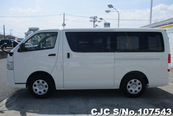 Toyota Hiace in White for Sale Image 5