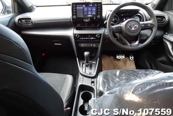 Toyota Yaris Cross in White for Sale Image 5