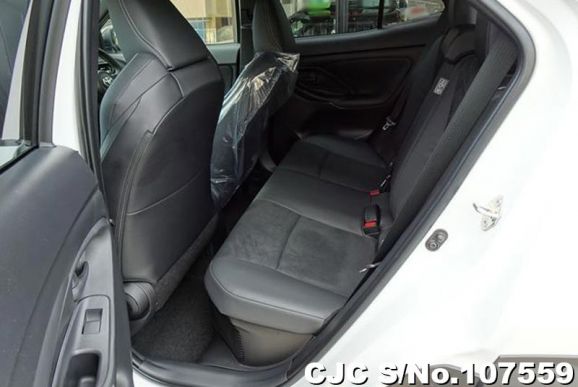 Toyota Yaris Cross in White for Sale Image 9