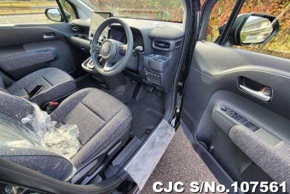 Toyota Sienna in Black for Sale Image 9