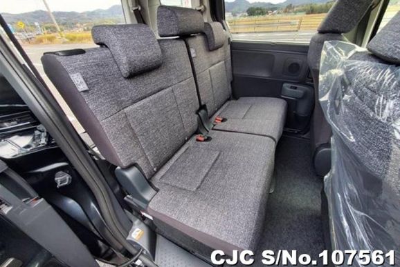 Toyota Sienna in Black for Sale Image 10