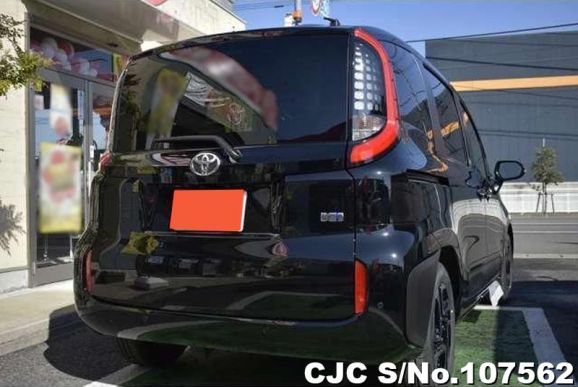 Toyota Sienta in Black for Sale Image 1