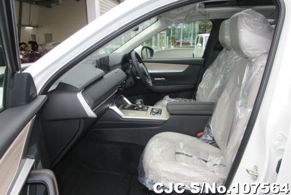 Mazda CX-60 in Pearl for Sale Image 8