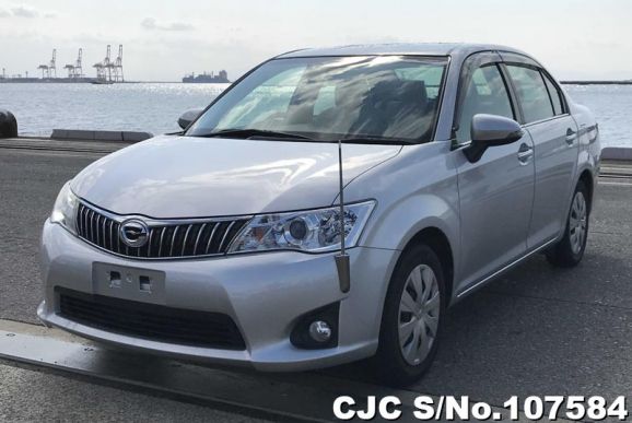 Toyota Corolla Axio in Silver for Sale Image 3