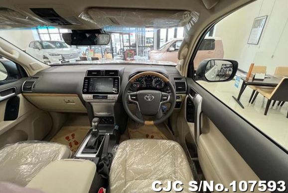 Toyota Land Cruiser Prado in Pearl for Sale Image 4