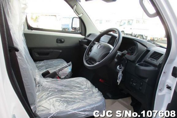 Toyota Townace in White for Sale Image 7