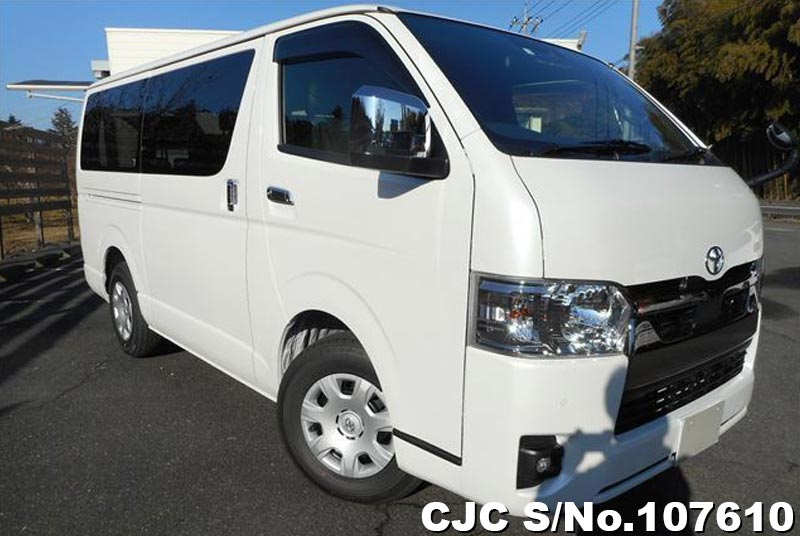 Toyota / Hiace 2023