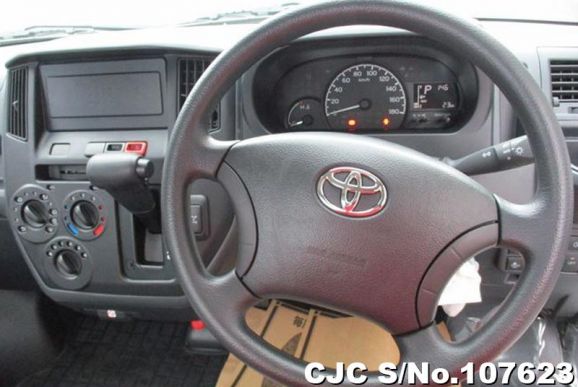 Toyota Townace in White for Sale Image 11