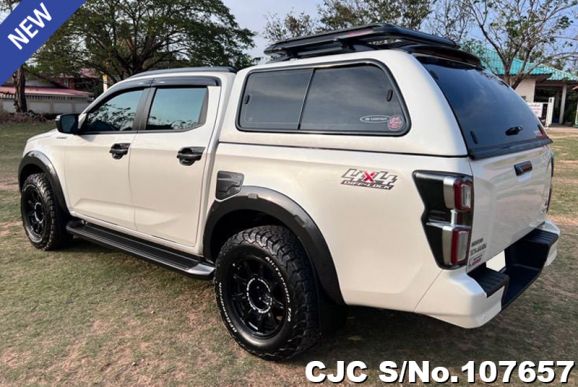 Isuzu D-Max in White for Sale Image 1