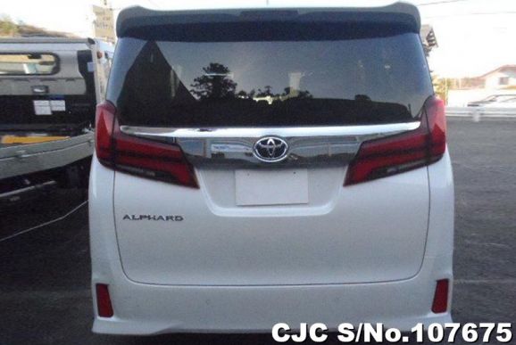 Toyota Alphard in White for Sale Image 5