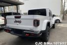 Jeep Gladiator in White for Sale Image 2