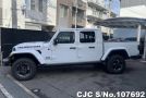 Jeep Gladiator in White for Sale Image 7