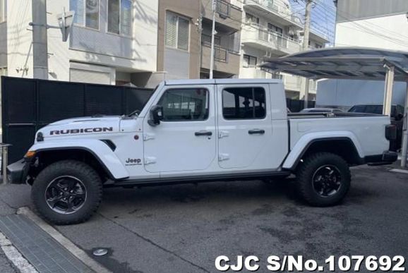 Jeep Gladiator in White for Sale Image 7